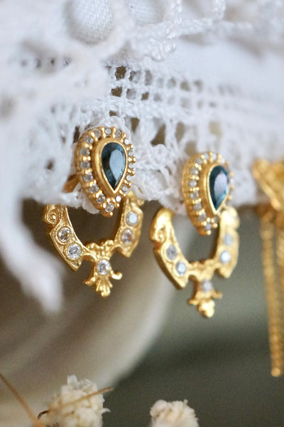Slow Kissing Earrings