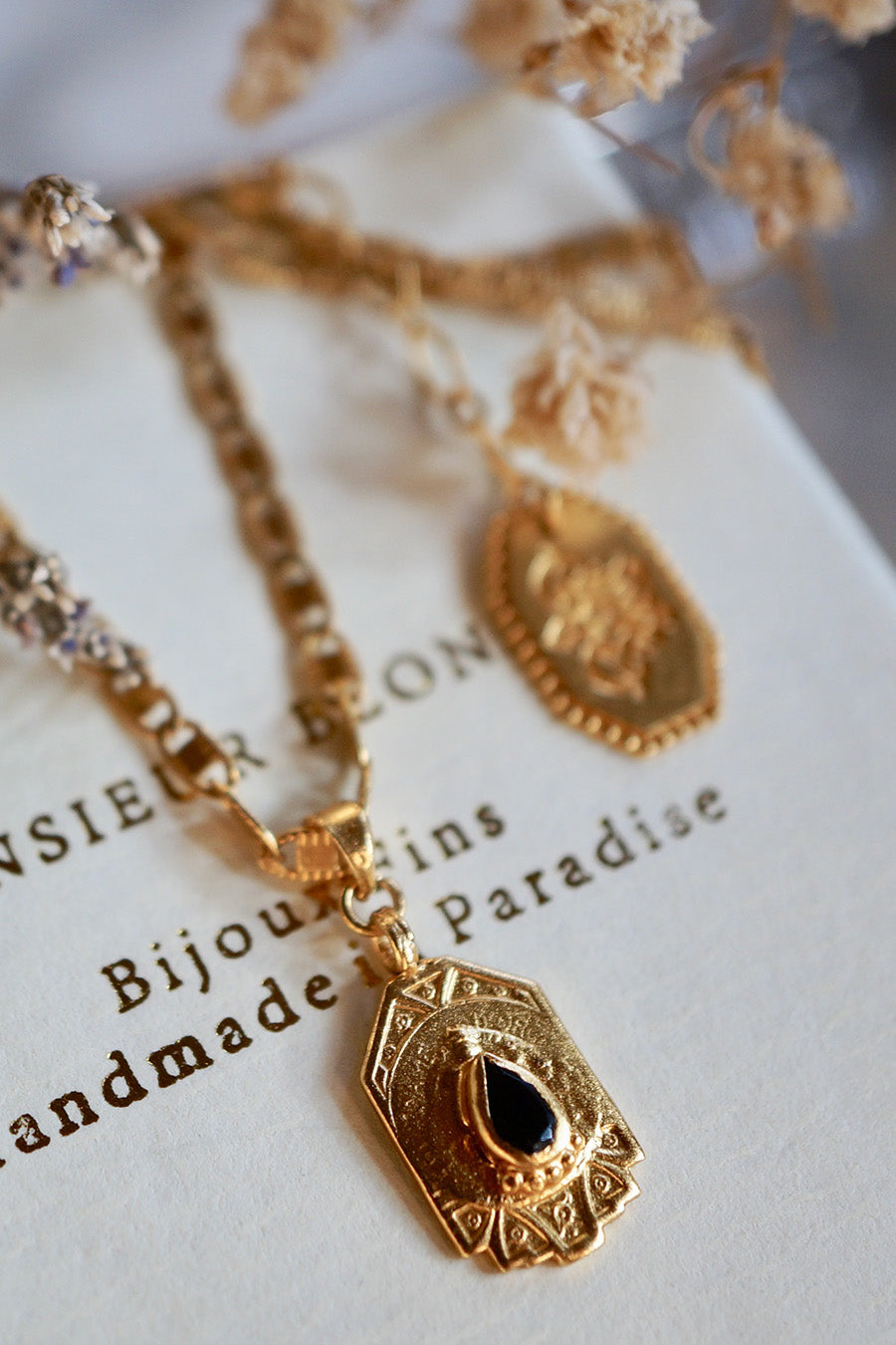 monsieur-blonde-gold-plated-necklace-petit-poison-02