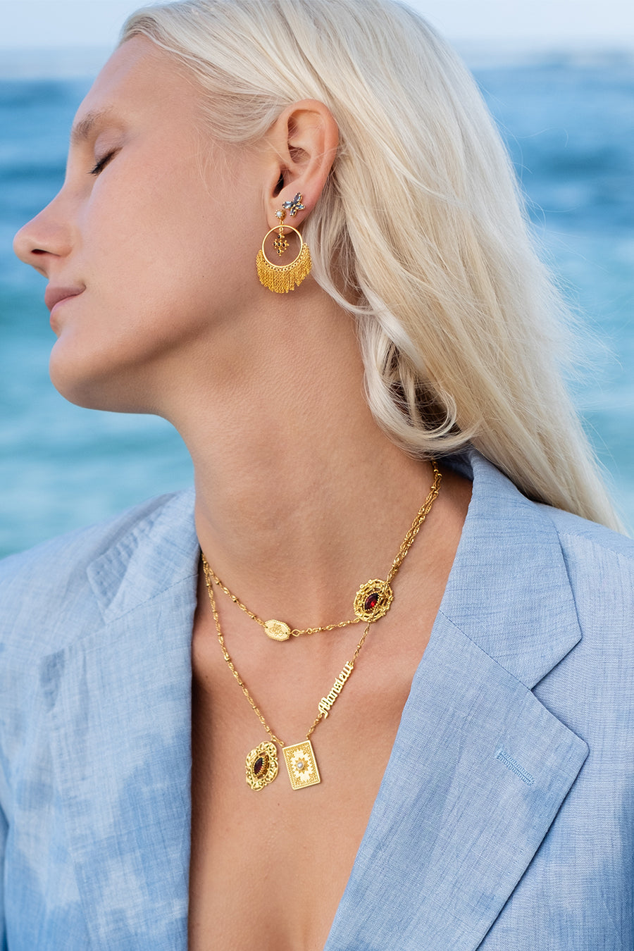 monsieur-blonde-gold-plated-necklace-reading-list-03
